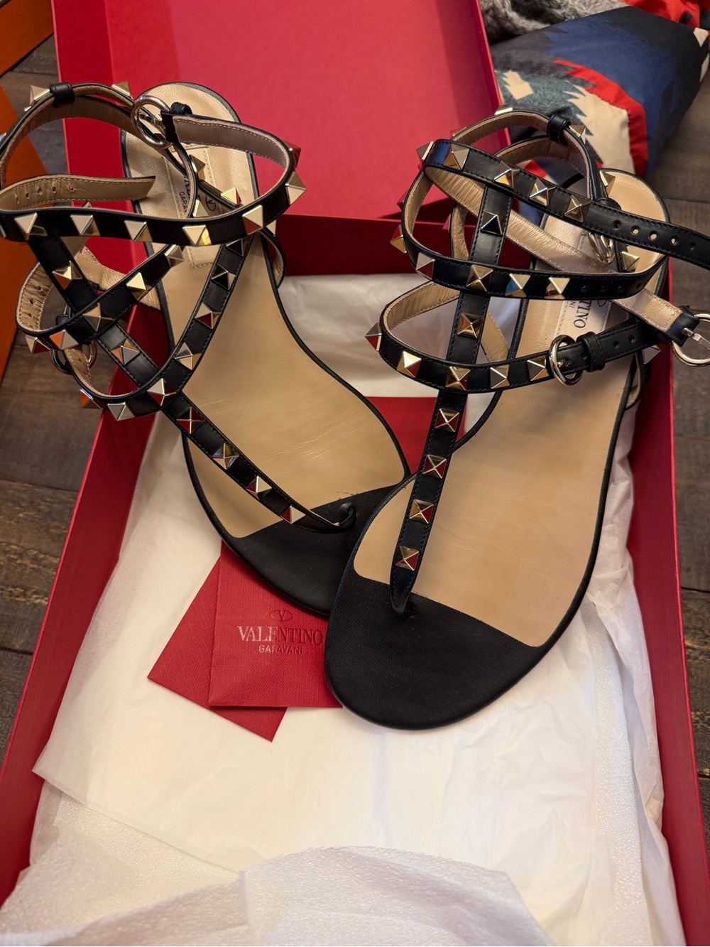 Valentino Garavani Black Leather Rockstud T-Strap Sandals - Picture 5 of 5
